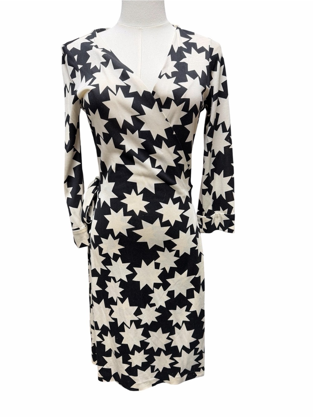 D_1 Diane von Furstenberg New Julian Two Wrap Dress in Vintage Stars White